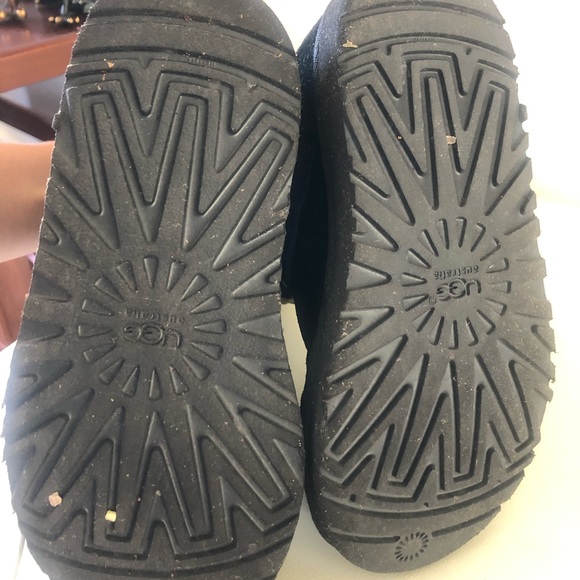 Black studded Uggs - Picture 4 of 4